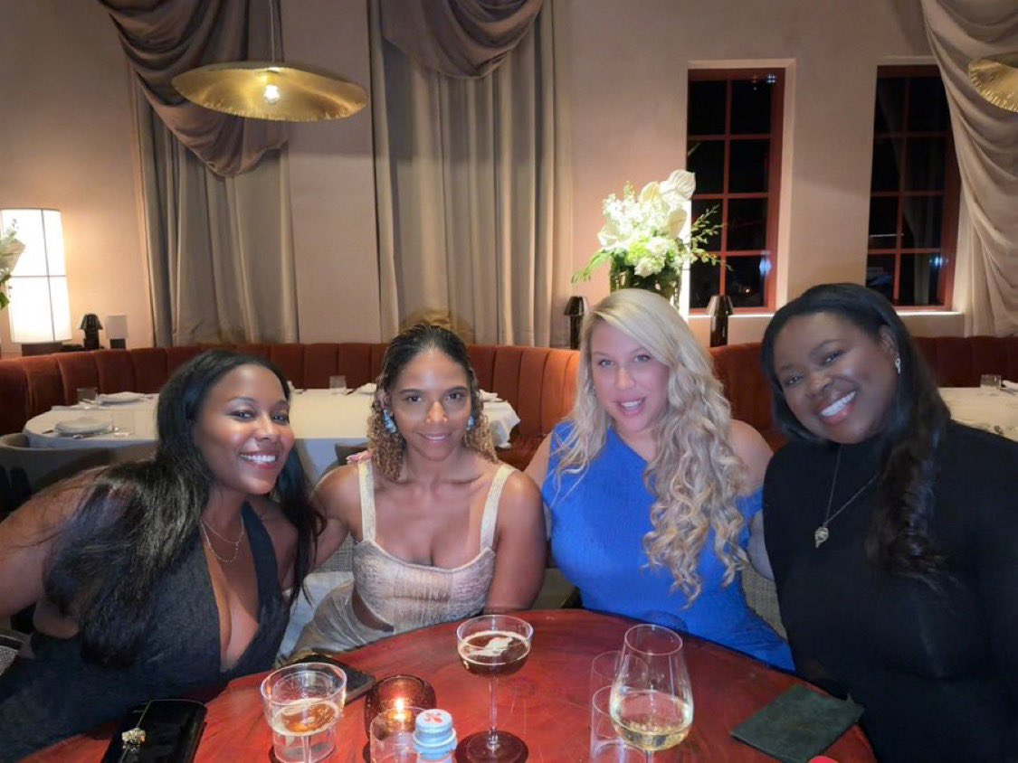 Amystreeet's tweet photo. “Miami girls get dressed up just to gossip”

The “gossip”: Microsoft AI, global payments, stablecoin adoption, digital asset education, and Solana. https://t.co/mZka5eu4rl