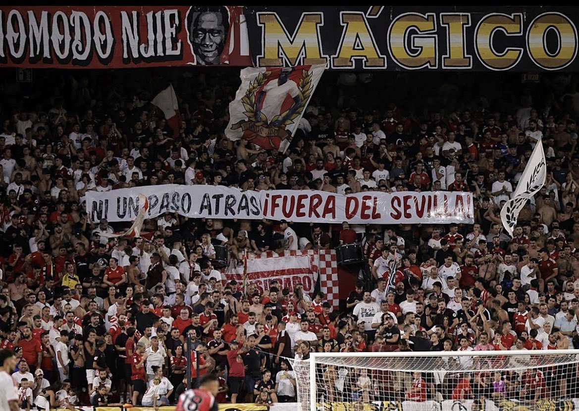 davidBN_75's tweet photo. ¡FUERA DEL @SevillaFC! https://t.co/adpAxx0Q2r