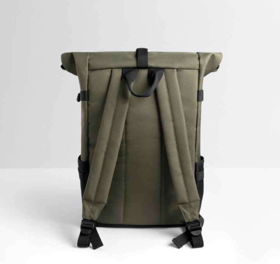 EFConsulting1's tweet photo. L’Équilibre entre Style et Nature

Sac à dos roll top décontracté 
Capacité de 22 L

Compartiment rembourré pour laptop de 17 pouces max.

intérieure zippée pour les objets de valeur

Dimensions : 28 cm x 48 cm x 15 cm

Épaisseur du tissu : 410 g/m²

Composition : 100 % polyester https://t.co/yXcaWI7jTd