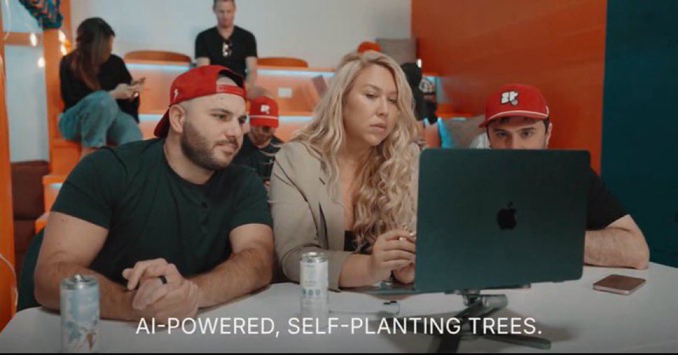 Amystreeet's tweet photo. we put a bunch of insanely talented builders in an office together

turns out the content builds itself https://t.co/VC8bOD3ZqG