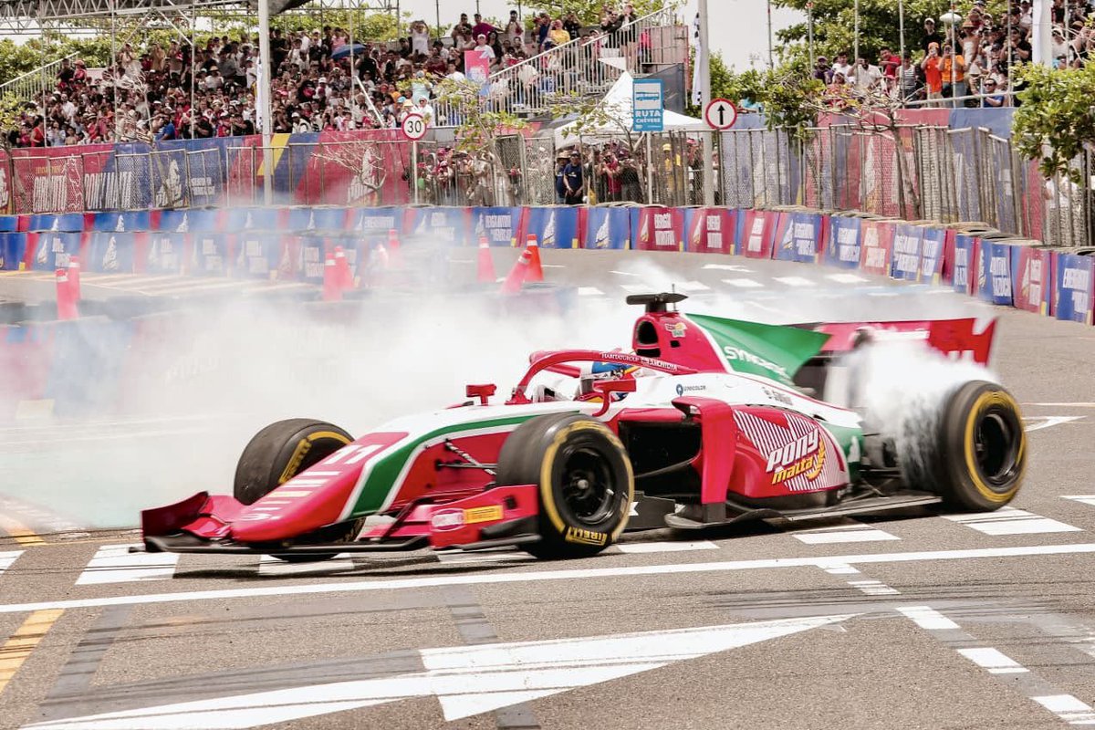 AnaMariaAljure's tweet photo. El 📍Gran Malecón se llena de velocidad, emoción y sobre todo, mucha solidaridad. 🏎️🇨🇴

Desde #Barranquilla, capital deportiva, vivimos el #CircuitoPonyMalta, compartiendo con las familias, los aficionados y todos los que se sumaron a esta jornada que nos recuerda que cuando nos unimos, somos más. Corremos por #Colombia. 🙏🏻🇨🇴