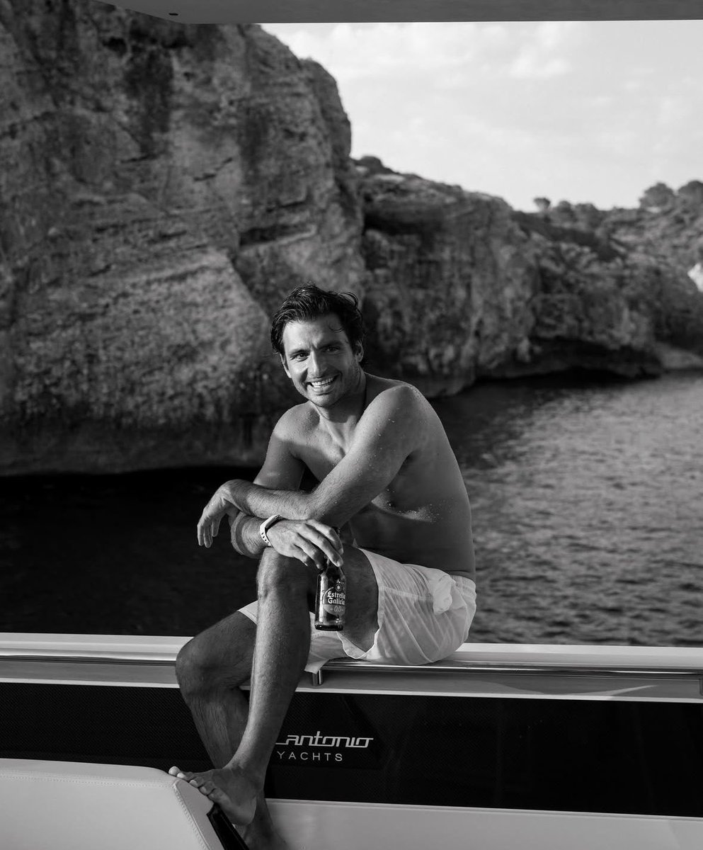 norsainzzfairy's tweet photo. SUMMER BOYFRIEND CARLOS SAINZ 🙏 https://t.co/skQZ9GNrlY