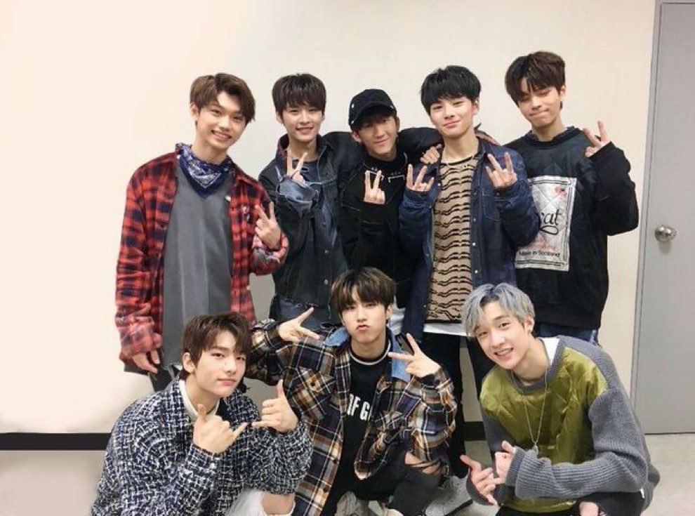h922js's tweet photo. they don’t know they’re about to be the first act in history to debut their first nine charting albums at #1 on the billboard 200 https://t.co/r4xt2mweCJ
