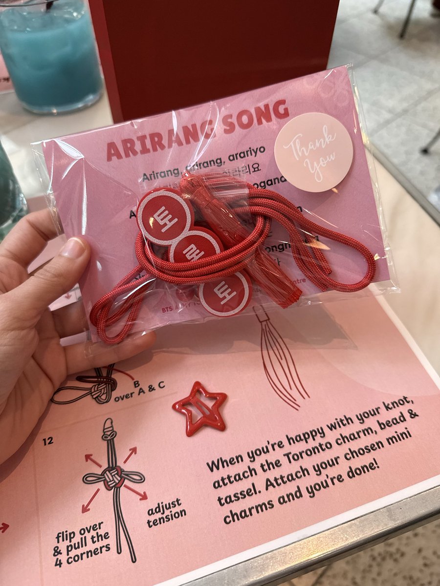 boraToronto_ot7's tweet photo. At the norigae workshop at the eaton centre! https://t.co/DI03nIxjMv