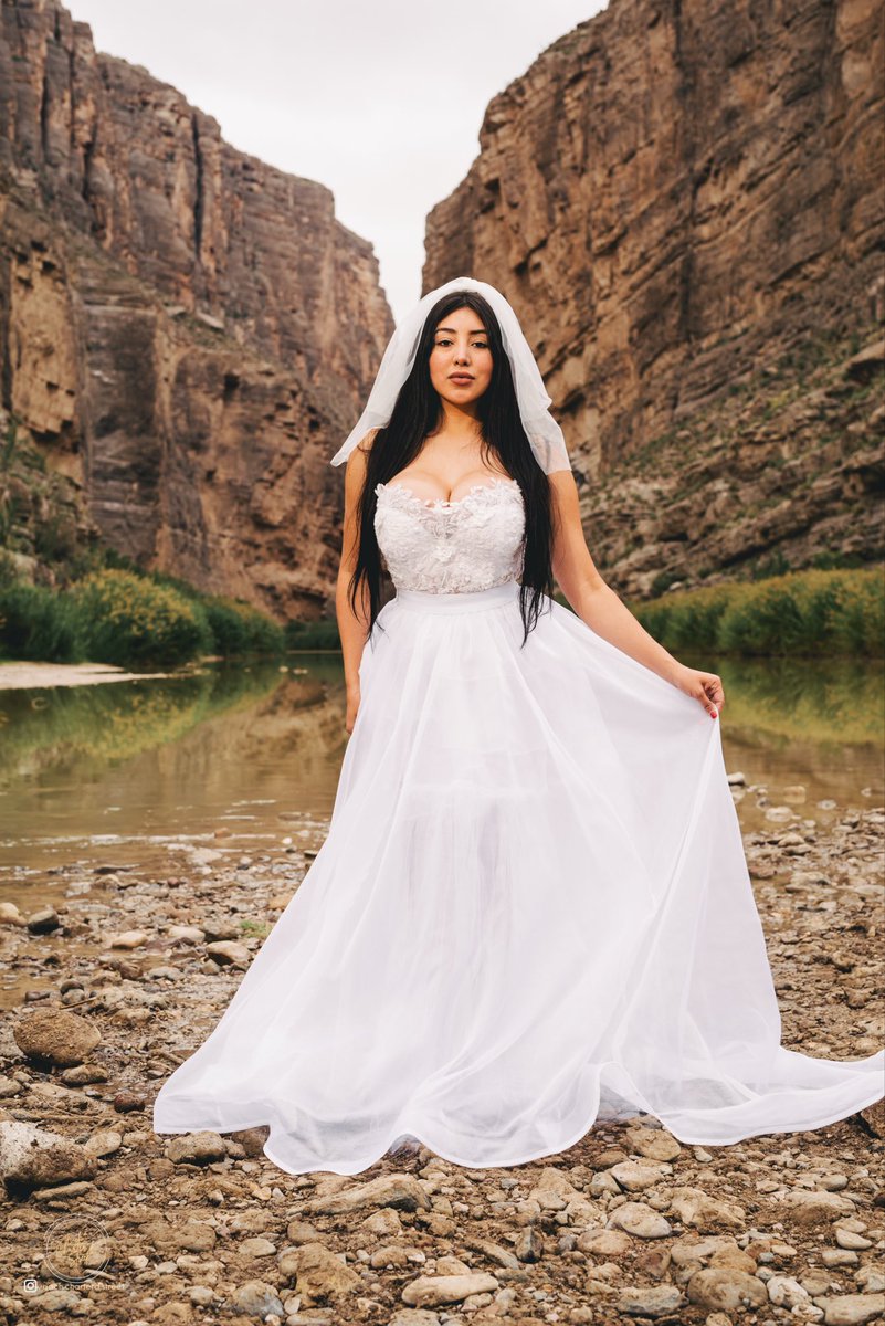 CharterdStreet's tweet photo. Build that Wall. Destroy Big Bend. Hot Latinas are crossing the park ready to steal your simp sons. https://t.co/DvmaCtaGeH