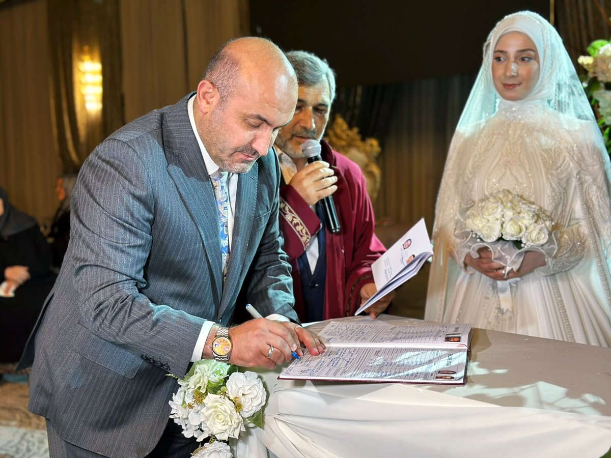 GurhanAlbayrak's tweet photo. AK Parti Tepebaşı Meclis Üyemiz Mustafa Güleryüz’ün kıymetli evladı Osman Nuri ile Rümeysa kardeşimizin mutluluklarına; Genel Başkan Yardımcımız Sn. Hasan Basri Yalçın, Valimiz Dr. Erdinç Yılmaz ve kıymetli hazirun ile birlikte şahitlik ettik. 

Güleryüz ve Yalman ailelerimizi tebrik ediyor, genç çiftimize iki cihan saadeti diliyorum.  
 
İnşallah bu güzel birliktelik, vatana ve millete faydalı pırıl pırıl evlatlarla daha da bereketlenir.