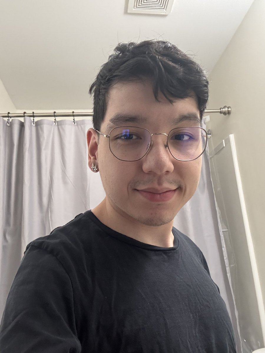 Lil_Uber's tweet photo. Obligatory monthly selfie to prove I’m alive https://t.co/q2xZQrT9Ts