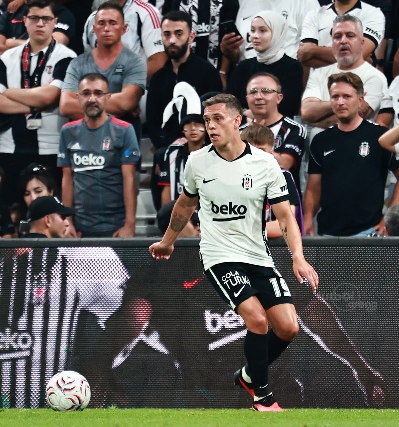 FutsHaberr's tweet photo. Leandro Trossard, Eyüpspor maçını 15 top kaybıyla tamamladı. Balon. https://t.co/DZQKtcYeAa