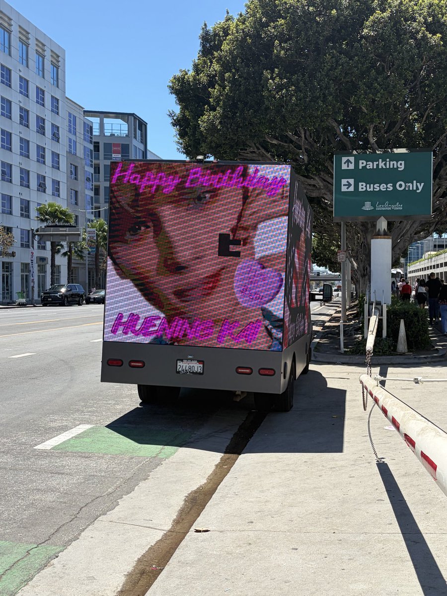 theleilachapter's tweet photo. the huening kai birthday truck at kcon is so cute!!! 

thank u to the moas who made this happen https://t.co/WqlMas5CEM