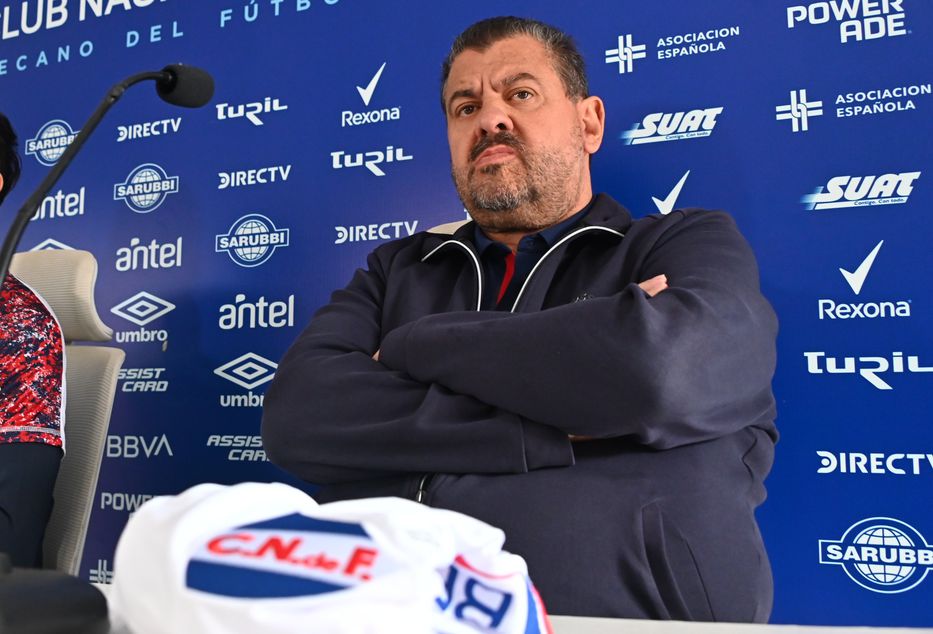Bassorelli's tweet photo. En Nacional se fueron todos menos el jefe de todos los que se fueron:

Bava❌se fue
Eguren❌se fue
Liguera❌se fue
Perchman✅sigue https://t.co/kzqYsoMFRT