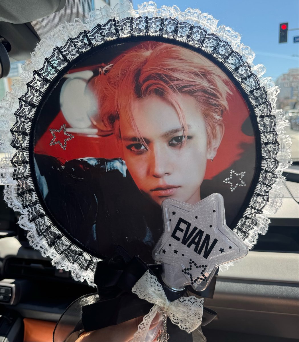 hamgaji's tweet photo. #evancon ⭑⭑ :3 https://t.co/YVyTlXpeMR