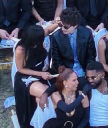 starsafairy's tweet photo. kylie and timothée attended jordyn and karl’s wedding this weekend!! 🥹🤍 https://t.co/BunLTgxD3f