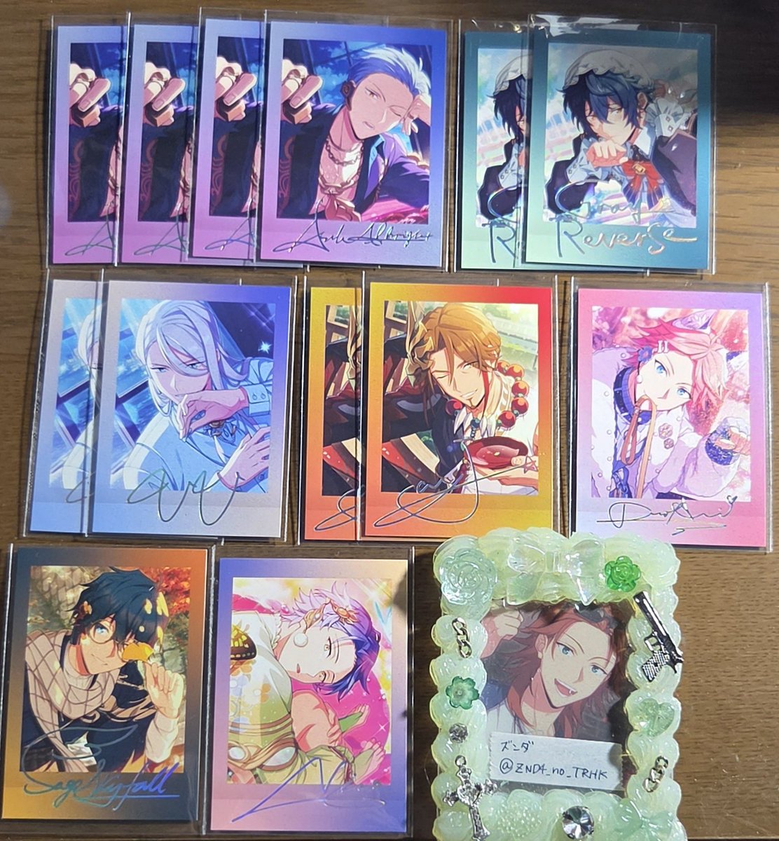 ZND4_no_TRHK's tweet photo. 【交換】エリオスR ぱしゃこれ PREMIUM vol.6 レア ホロ

譲▶︎アッシュ、グレイ、ジェイ、ヴィクター、ディノ、セイジ、ニコ

求▶︎ガスト

郵送希望
何卒よろしくお願いいたします🙇🏻‍♀️ https://t.co/YcPmB9imfg