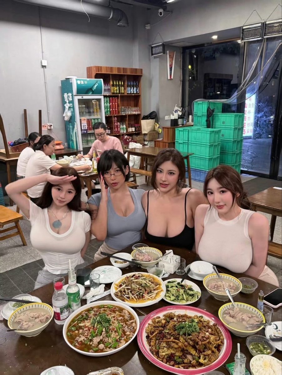 QCFRHQC's tweet photo. 嘿嘿嘿我要是.... https://t.co/xIB5AYP0Nu