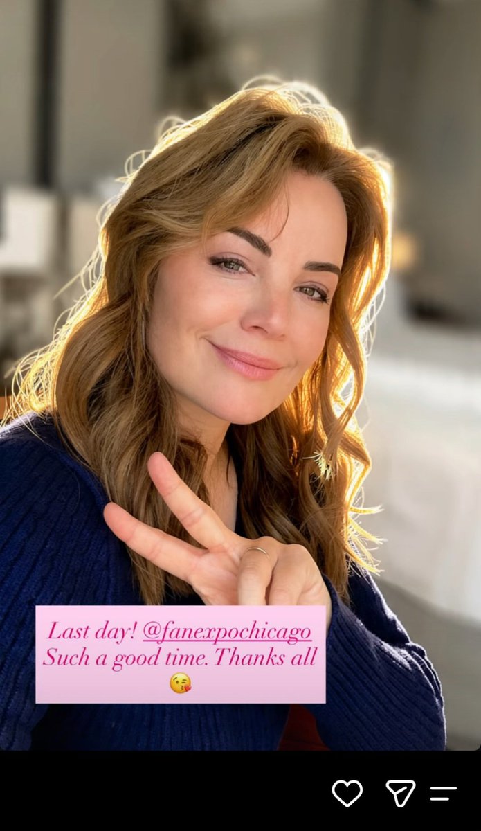 PortalEricaBRA's tweet photo. Radiante! ✨ Erica Durance compartilhou esse story se despedindo do seu último dia na @fanexpochicago: "Último dia! Foi tão bom. Obrigada a todos 😘".
​
​📸 Via Instagram Stories (@durance.erica)
​#EricaDurance #FanExpoChicago #Smallville #LoisLane #PortalEricaDuranceBrasil https://t.co/pn2SpoQNel
