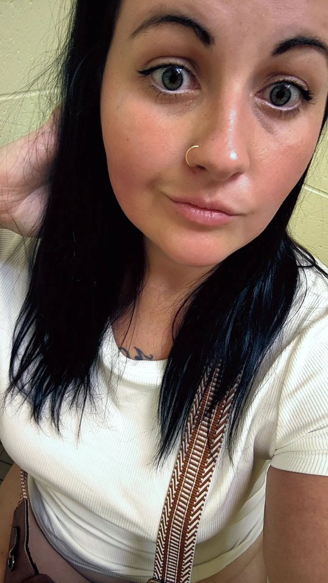 MoonLightLady31's tweet photo. Hey everyone new here. Offering feet photos, snap premium and possibly an only fans once I get enough new content to upload. If interested let me know :) https://t.co/hhb011KEO8