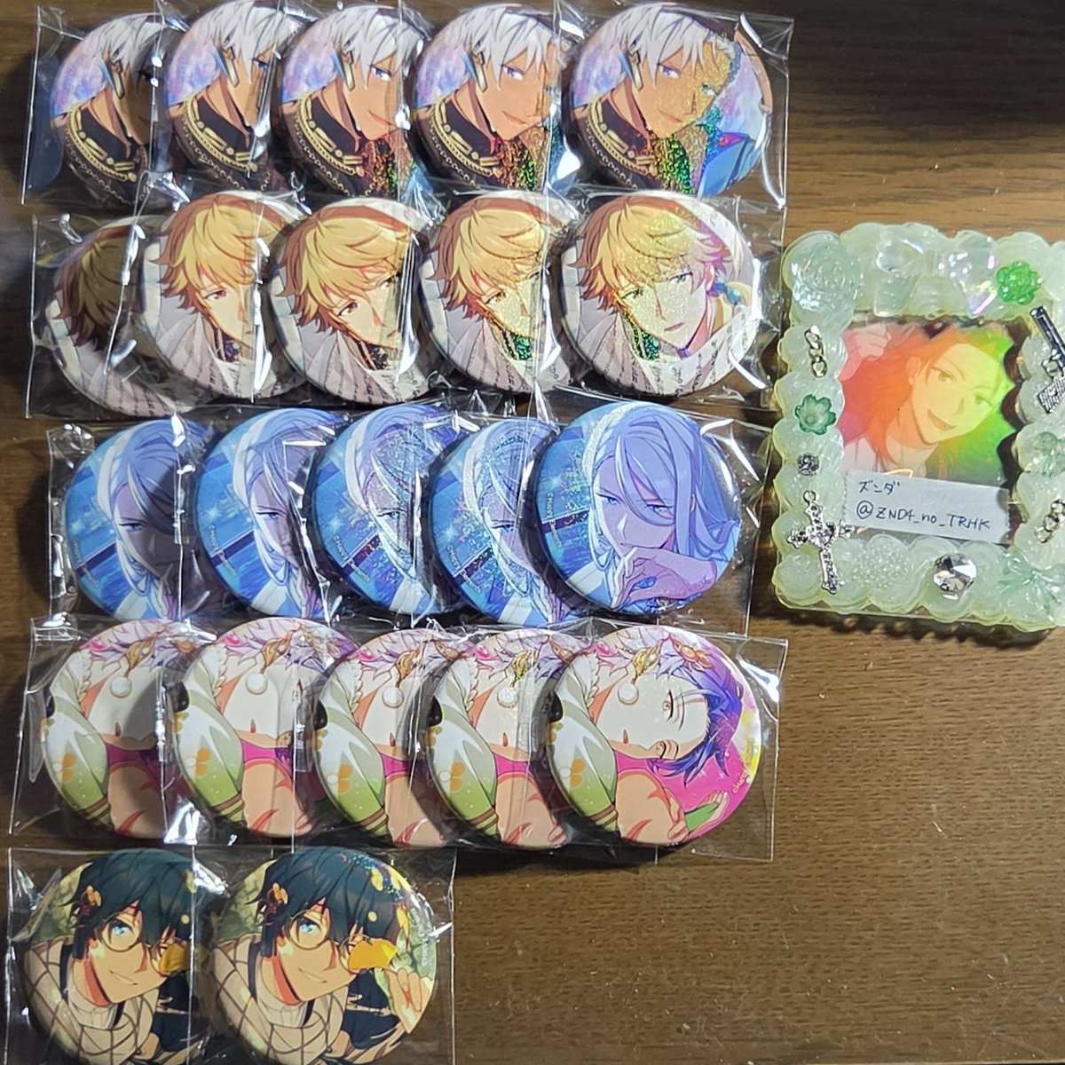 ZND4_no_TRHK's tweet photo. 【交換】エリオスR 缶バッジ ホログラムキャラバッジコレクション Vol.2 スペカ

譲▶︎オスカー、ウィル、ヴィクター、ニコ、セイジ

求▶︎ガスト

郵送希望
何卒よろしくお願いいたします🙇🏻‍♀️ https://t.co/zaazzzlYZU