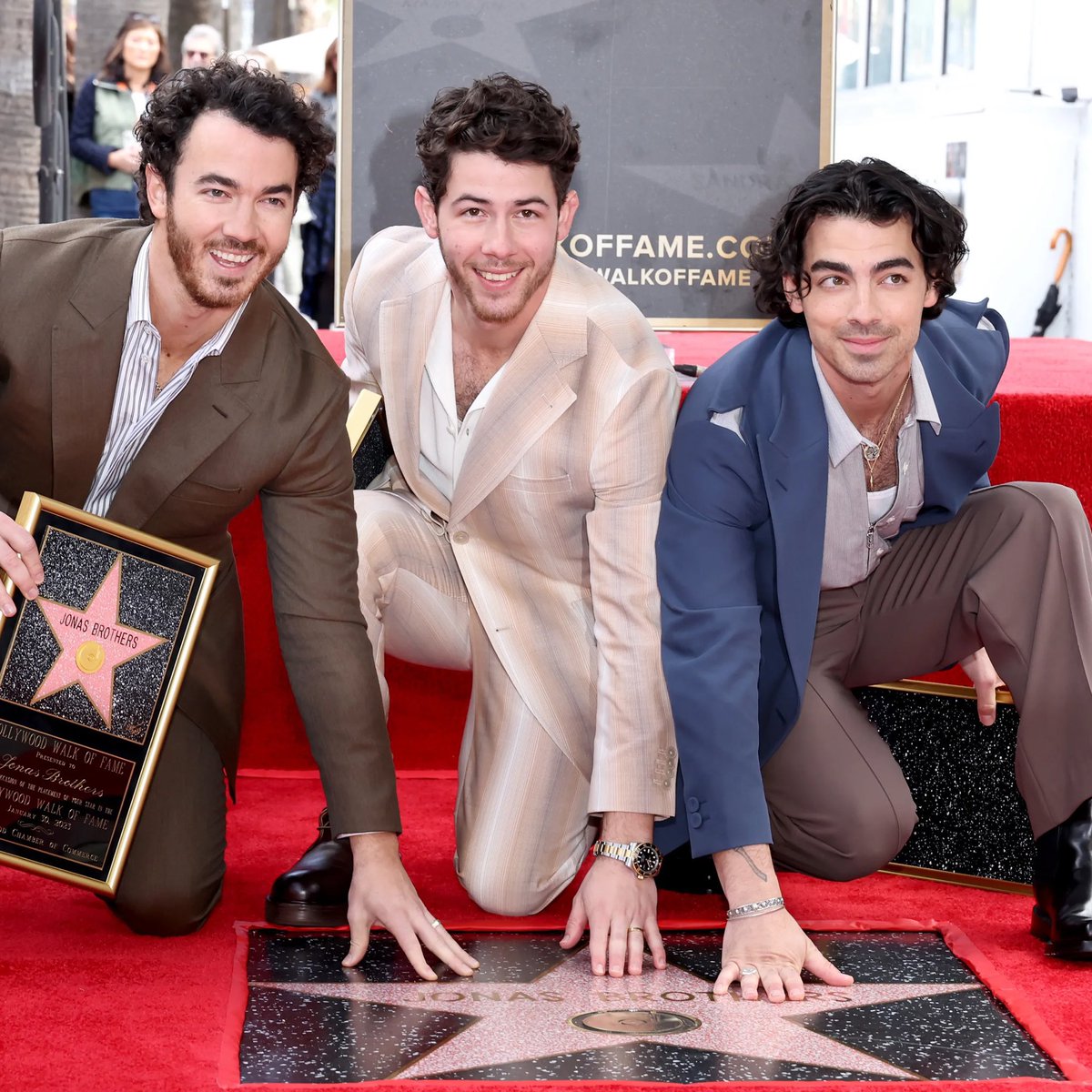 magnoliasbee's tweet photo. Y QUE VIVAN LOS JONAS BROTHERS!!!! https://t.co/TsUnewgYIn