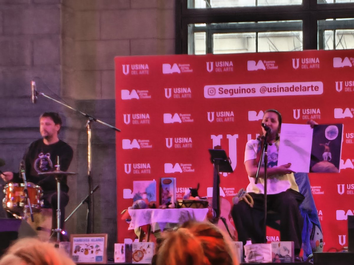 soffis29's tweet photo. En #LaUsinaDelArte escuchando a Vane @diminui hermoso expectaculo! https://t.co/UPtqdh0WVb