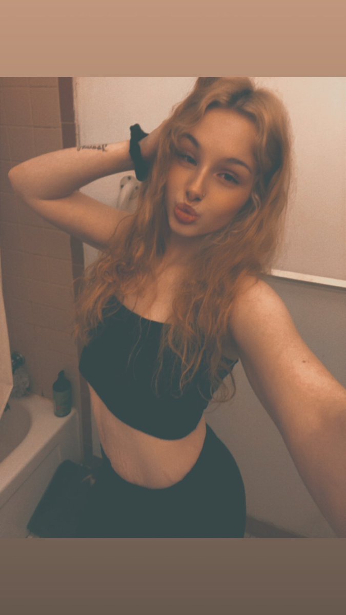howling_moon42's tweet photo. Come spoil a milf for her 21st 💋🥰 

https://t.co/NKHg2oJlEf

#spoilme #21stbirthday #onlyfans #spicycontent https://t.co/zGQ0pZDhnf
