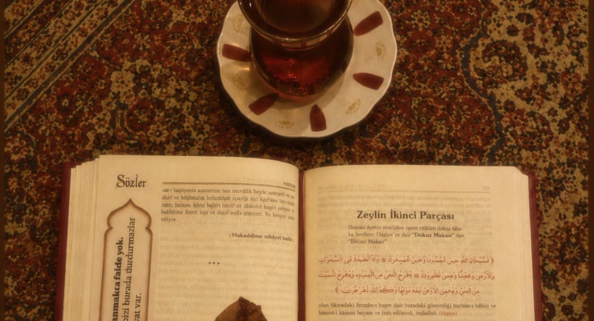withsaharr's tweet photo. insan neyi ararsa arasın nihayetinde kalbin hakiki sükûnetini, fani şeylerde değil ancak Cenâb-ı Hakk’a yakınlıkta ve O’nu tanımakta bulur https://t.co/hBZx4hPIIu