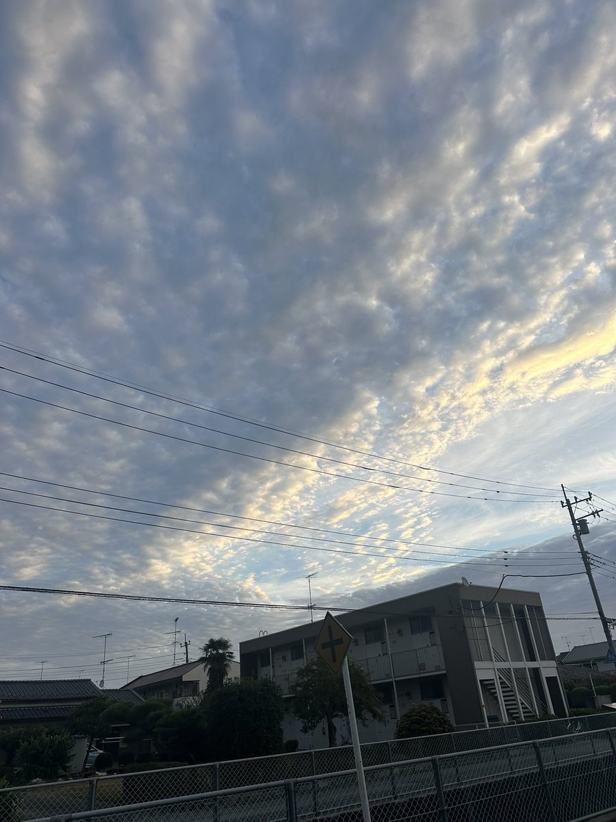 nksd8435's tweet photo. 怪しい雲が！　#地震雲 https://t.co/hKiLZkZUw2