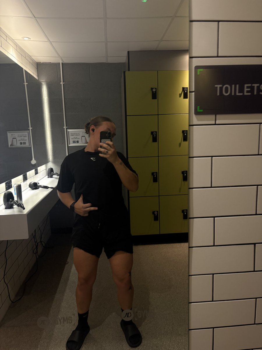 queenemm27's tweet photo. Legs that could crush… and still make you beg for more.
#QuadGods #MuscleDomination #ThighWorship #SubsOnly #findom #sub #musclegirl #muscleworship https://t.co/QsyAcVVYxj