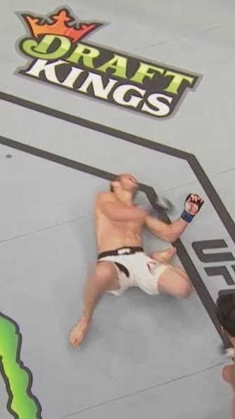 gamma_jack_'s tweet photo. @DrARS77 @AndyHickeyMMA crazy https://t.co/w1vTbMF2QK
