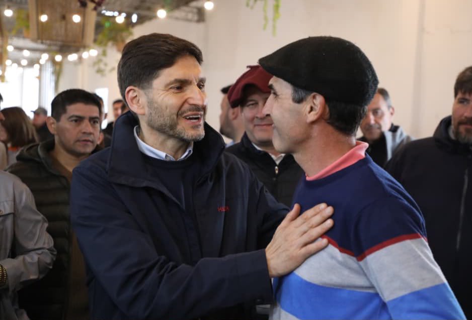 maxipullaro's tweet photo. Acompañamos el trabajo, el esfuerzo y la innovación de nuestra gente en la Expo Rural de #SanJusto. Cada recorrida por el interior y cada charla junto a productores, emprendedores y familias nos confirma que el camino es uno solo: seguir potenciando la producción santafesina y respaldar esas ganas enormes de ir siempre para adelante 💪🏾

Seguimos firmes en el territorio, bien cerca de cada santafesino y llevando respuestas para que la Invencible no se detenga.