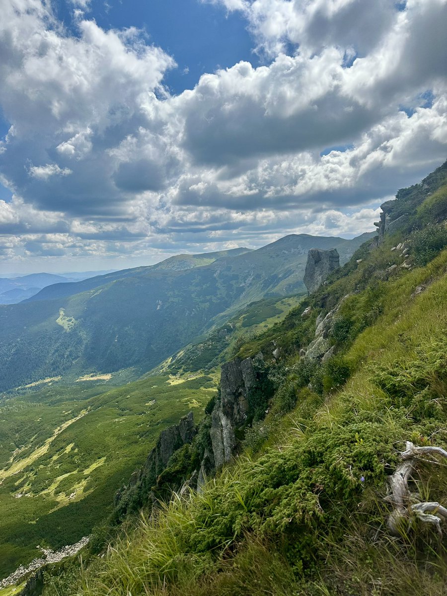 shiibalt's tweet photo. mountains dump https://t.co/xnFE2bVT6A