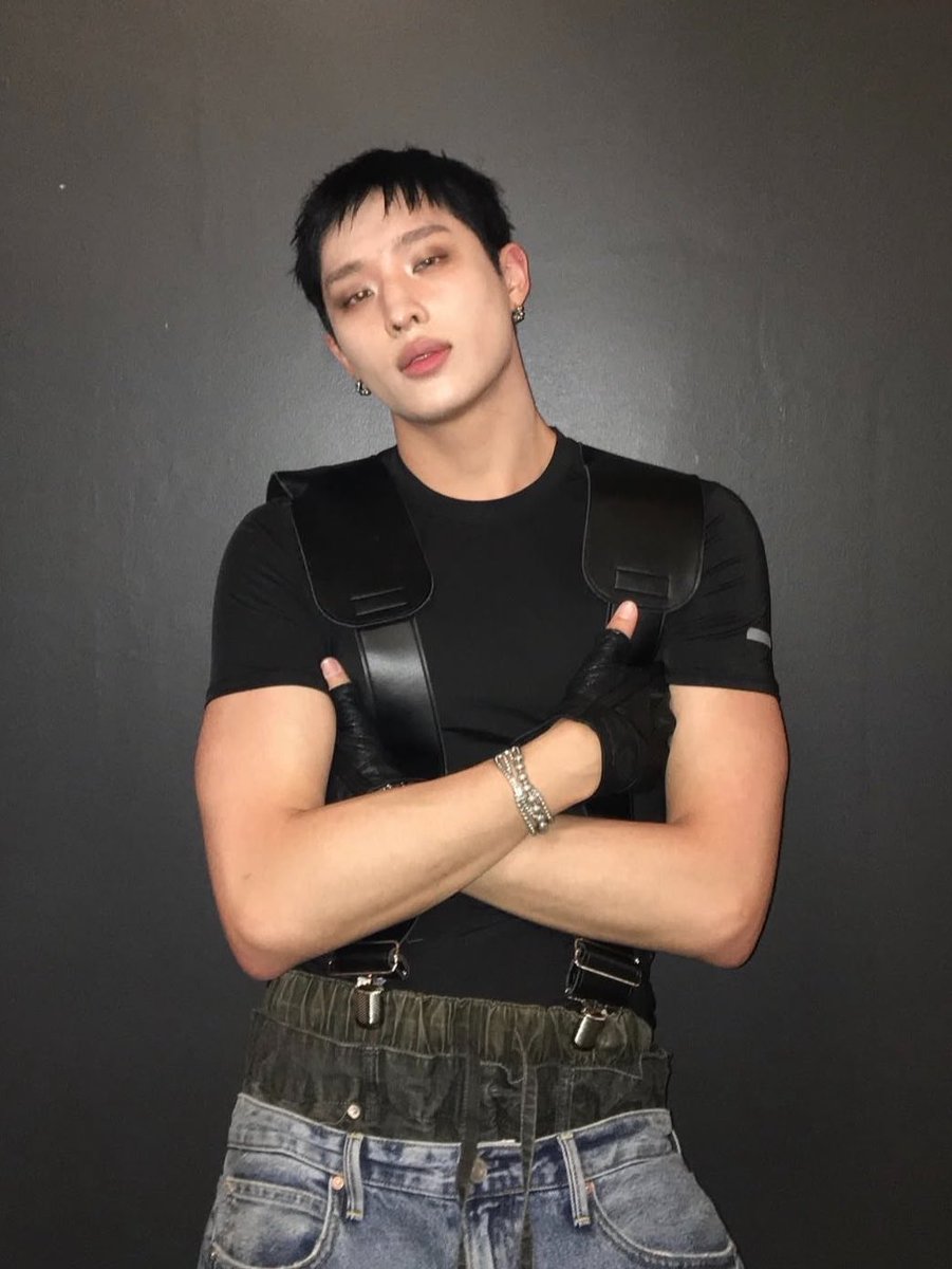 mingititis's tweet photo. duo everyone desperately needs more of https://t.co/E0qswhTf9t