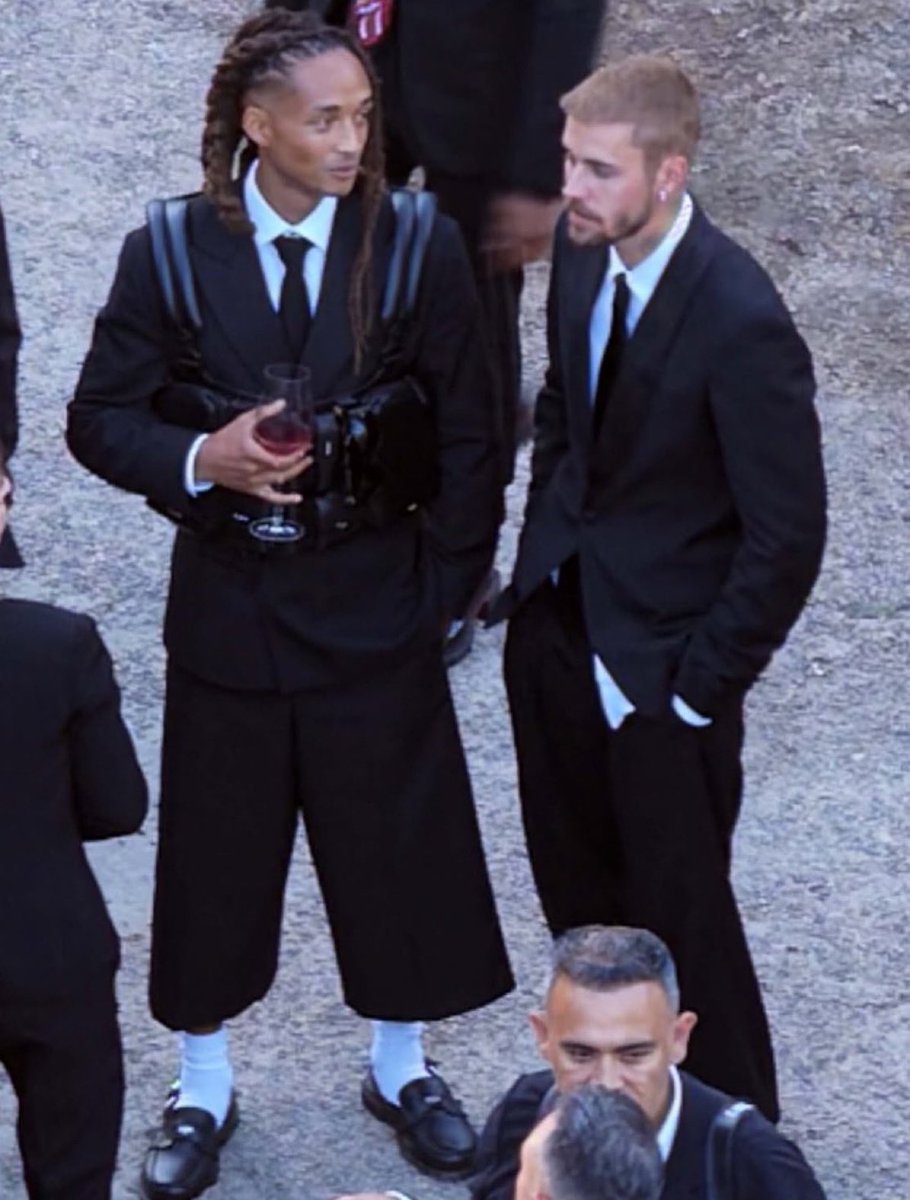 yukonsbieb's tweet photo. JUSTIN BIEBER AND JADEN SMITH https://t.co/UYam9Hxoyd