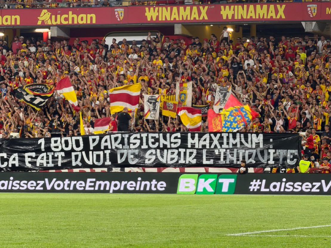 CelineDlsx's tweet photo. Le soutien entre supporters /ultras c’est pas pour les lensois … 
On s’en rappellera https://t.co/SbuDeugu2S