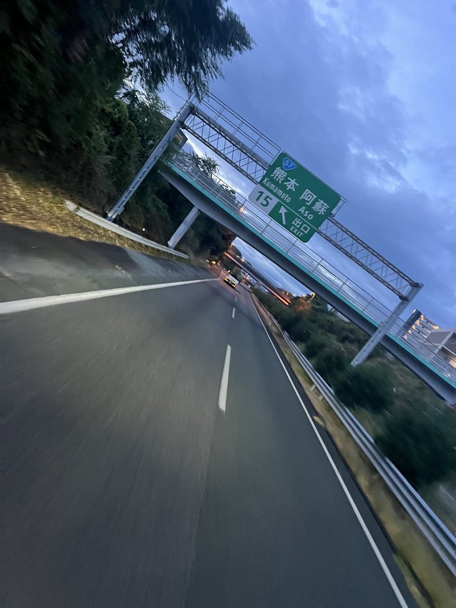 SASEBO_Express's tweet photo. まだ8月なのに

お盆が過ぎると

5時半でも薄暗いな… https://t.co/EJOdbiimwa