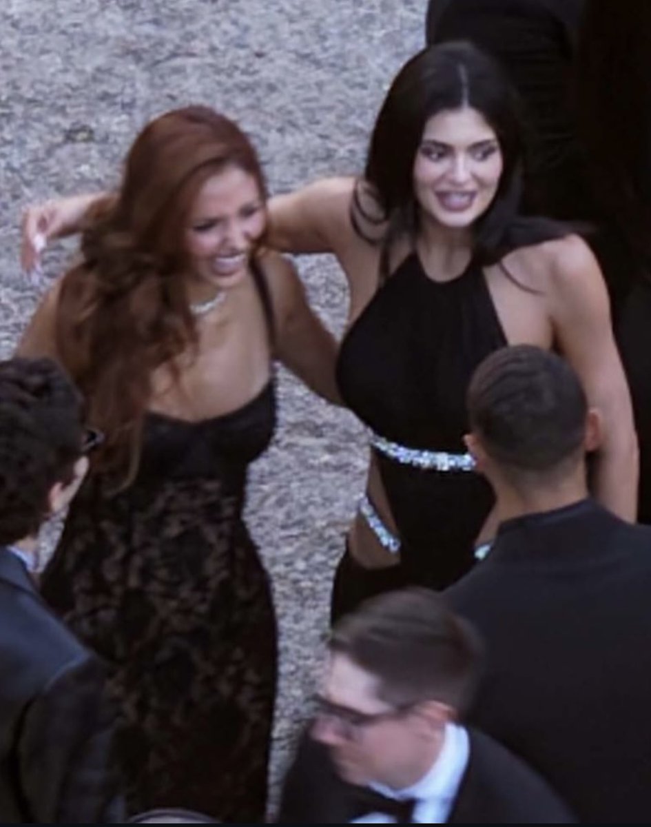 LeahCrave_'s tweet photo. Leah Kateb Attends Jordyn Woods and Karl-Anthony Towns’ Wedding https://t.co/JKSWsvmRhC