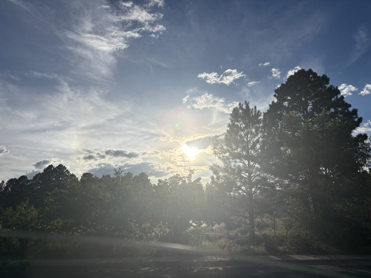 RodriguezV93287's tweet photo. Beautiful day and a beautiful evening. Be safe everyone https://t.co/KXLz83emRl