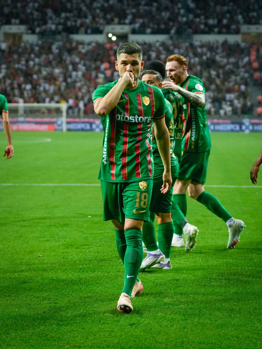 amedskofficial's tweet photo. Maçtan kareler 📸
💚❤️
Çend wêne ji nîva duyem a maçê 📸
💚❤️
Netîceya maçî ra fotografî 📸

#TîmaGel
#TaximêŞarî
#HalkınTakımı https://t.co/adPGXdrwVv