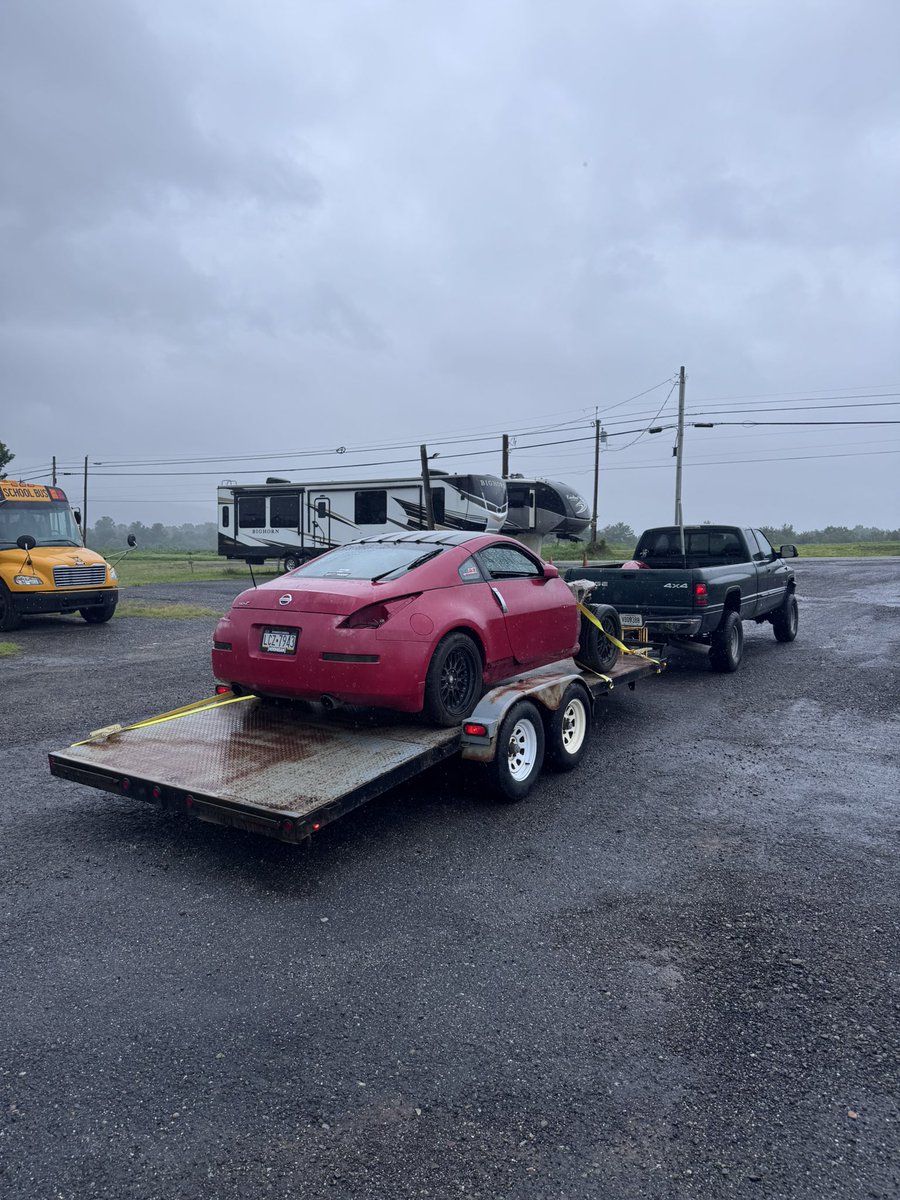 JohnCotsack's tweet photo. Big truck tows small car https://t.co/qsgKc6K408
