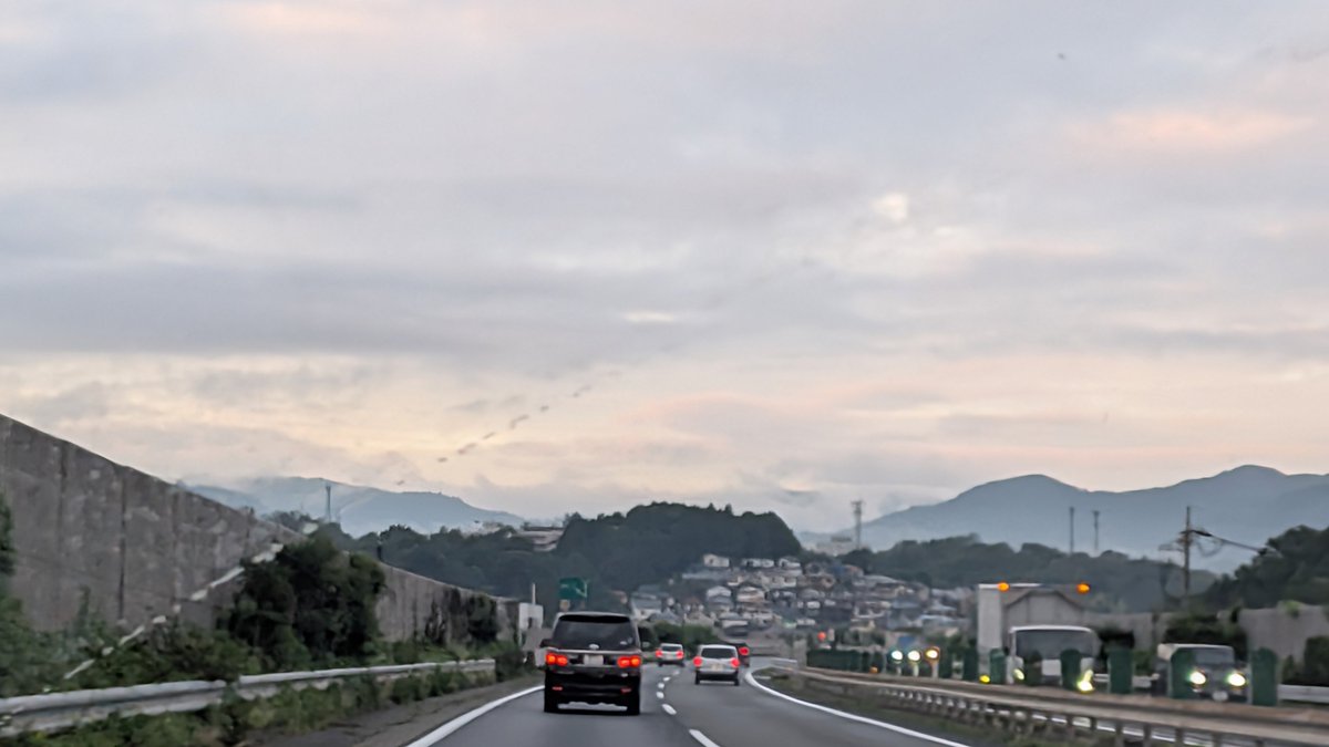 CroudNoise's tweet photo. おはようございます
早起きして移動中
🏔️
天気が良くなるといいな https://t.co/bvzVvlfBAL
