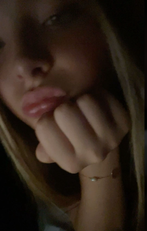 Karolinzit223's tweet photo. 😘 https://t.co/YqjTEtBLPH