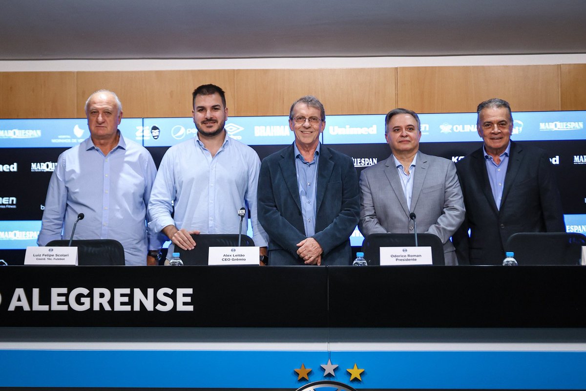 Gremistao1903's tweet photo. 🚨OPINIÃO!

Tragam o Renato, Tragam o Tite, Tragam o Zubeldia, Tragam o Lisca, Tragam o Pai do Badanha… 

MAS MANDEM LUÍS CASTRO PRA RUA! 
PELO AMOR DE DEUS! Nós vamos cair! 

Rafael Lima, Ico Roman, Dutra Junior e TODO C.A, vocês precisam RENUNCIAR! 

A CULPA É 100% de VOCÊS! https://t.co/IajAVy8CRe