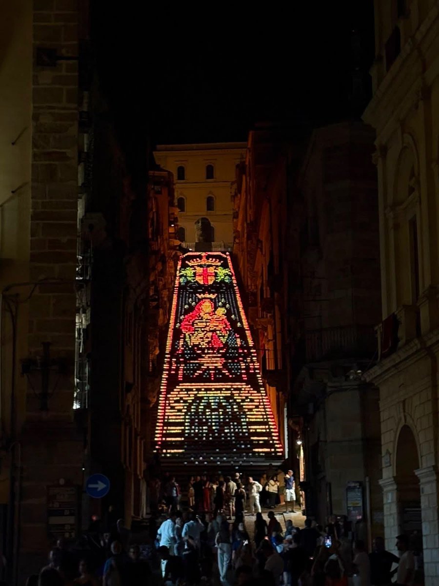 Maurizi063's tweet photo. Scalinata illuminata di Santa Maria del Monte. Caltagirone. Sicilia. https://t.co/ttSs6cDGxS