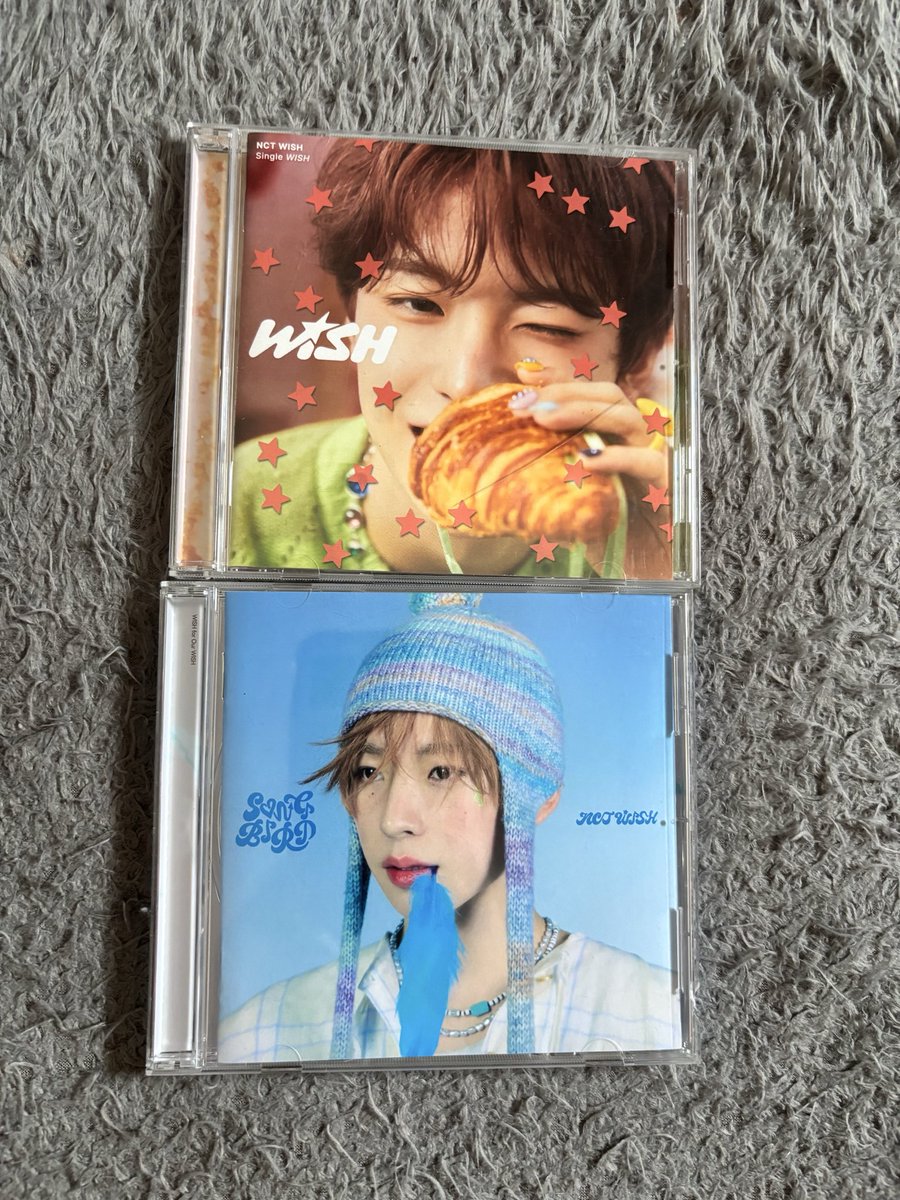 msnotsofine's tweet photo. WTT
Have :
- album only jewel songbird cover yushi
- album only jewel wish cover yushi

Want :
- album jewel wish cover member selain yushi

Minus :
❌ obi strip
❌ retak di gambar keempat https://t.co/WYYXb3JzQx