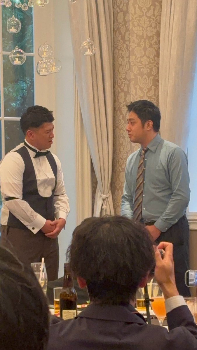 kitakara_yukita's tweet photo. 昨日は相方の大将軍結婚パーティーでした🎉
すごい不思議な感覚と楽しい楽しいお笑い一色のパーティーで感動です
2人とも周りから愛されすぎてました
お二人の門出にかんぱい！🍻 https://t.co/bMibD9AKCu