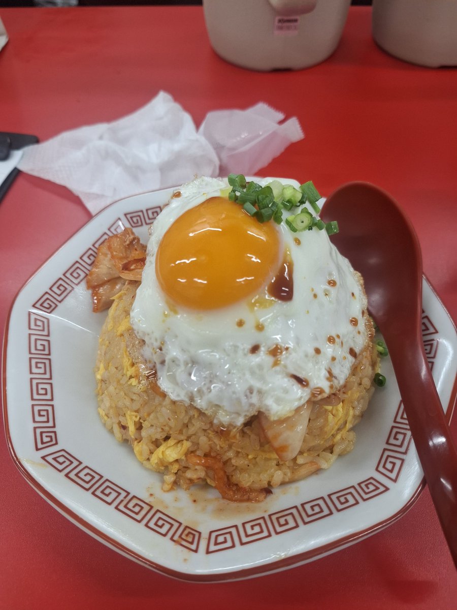 chaobigeese's tweet photo. 喰らう https://t.co/os8BhDYf7G