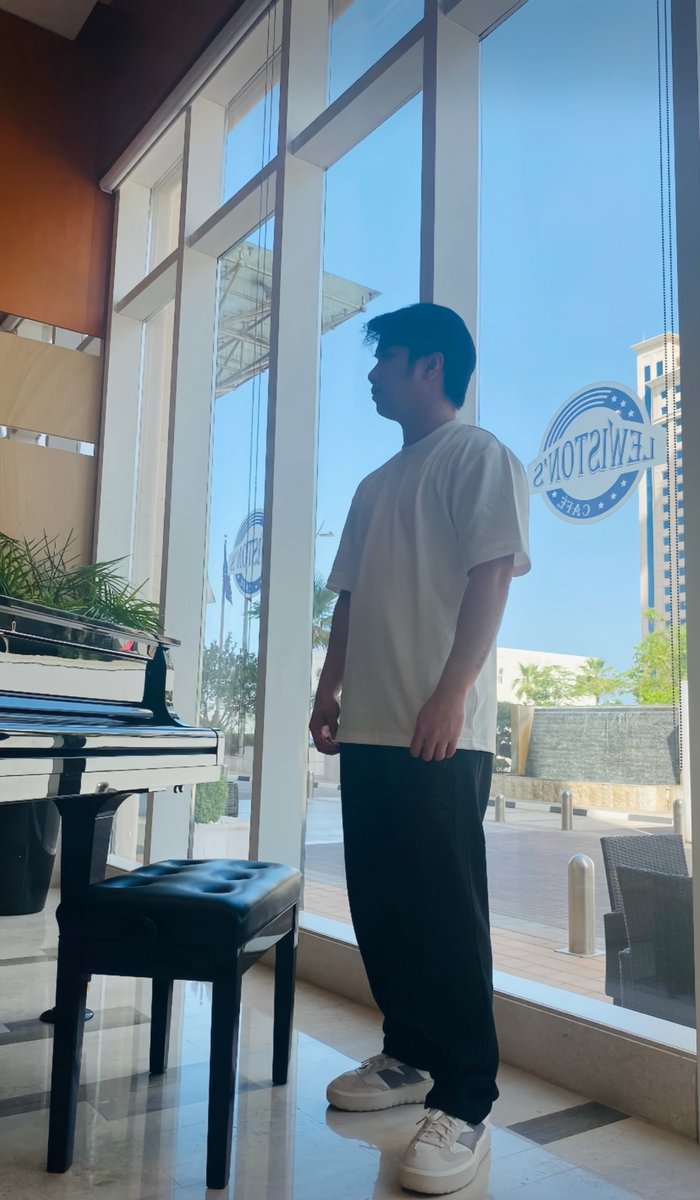 royalasianking tweet picture