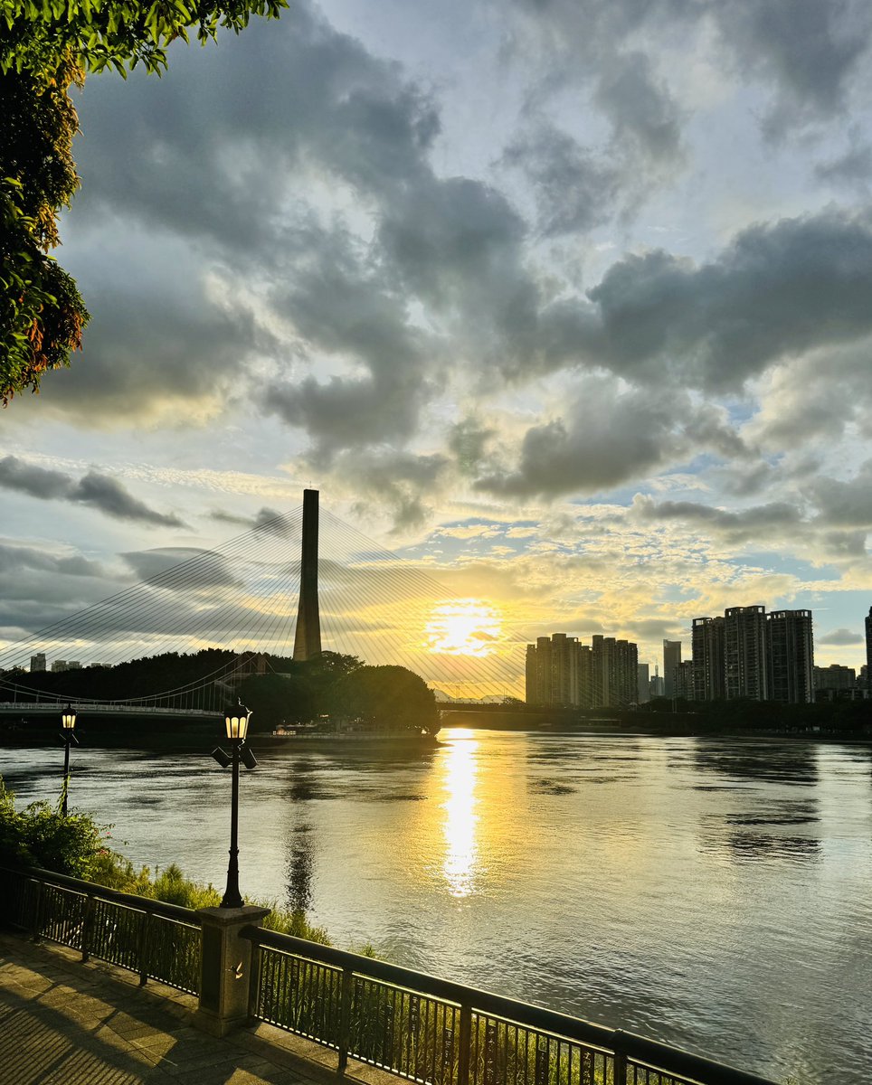 haiwei0567's tweet photo. 夕日
#摄影 #旅行 #日常 #生活 #风景 #随手拍
#travel #life #Scenery #daily #Photography 
#旅行する #風景 #写真を撮る #しゃしん https://t.co/Ae40NPtPwV