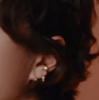 envyofyibo's tweet photo. Guys! Look here! CHANEL Coco Crush earrings on Yibo's ears 😆😆😆 beautiful styling!! 

YIBO X VOGUE MAN AUGUST
#WANGYIBOXVOGUEMAN #WangYibo https://t.co/1awVR7bDG2