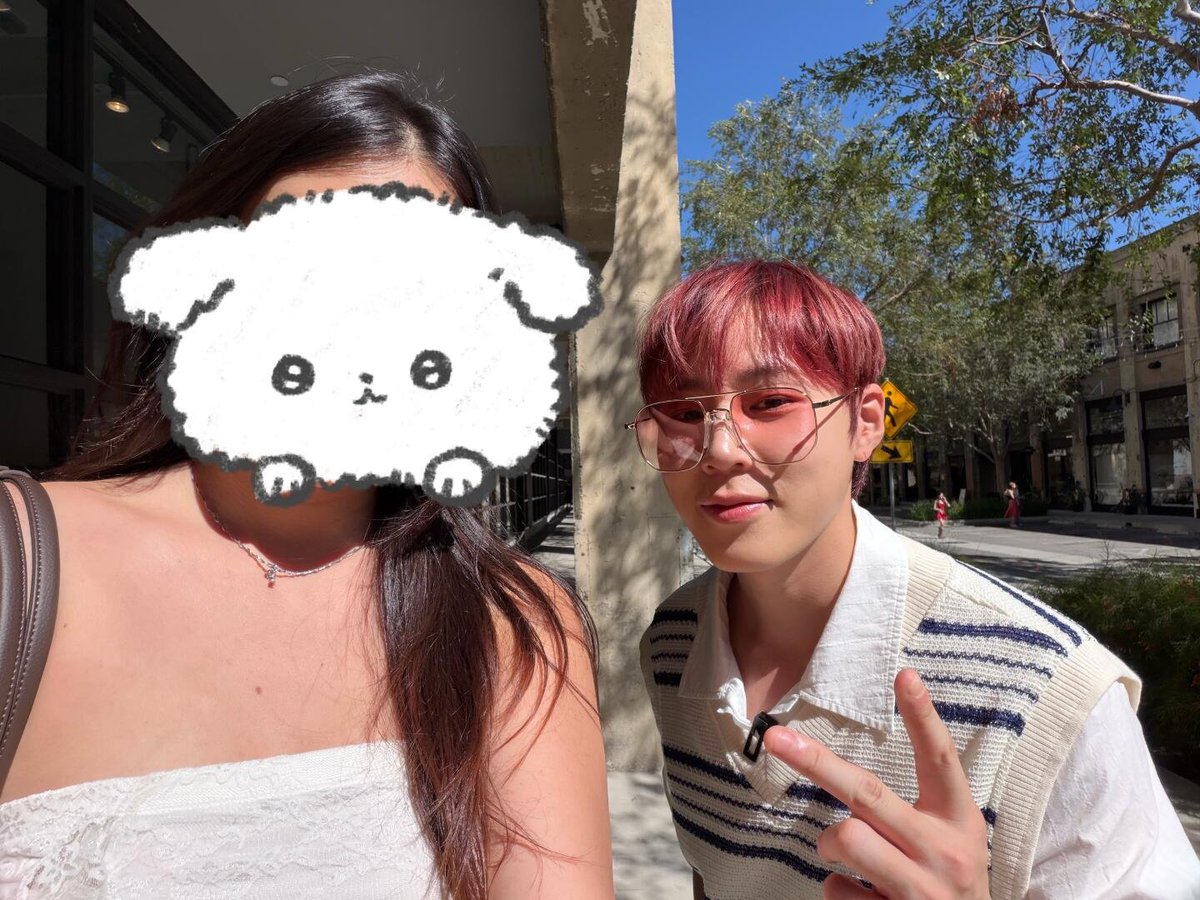 jinhwinoona's tweet photo. This OP also ran into Daehwi, Jisung &amp; Sungwoon in LA. 
#이대휘 #LEEDAEHWI #하성운 #HASUNGWOON #윤지성 #YOONJISUNG 

https://t.co/DLzCseq3Jh https://t.co/w0i6Ugg4Hp