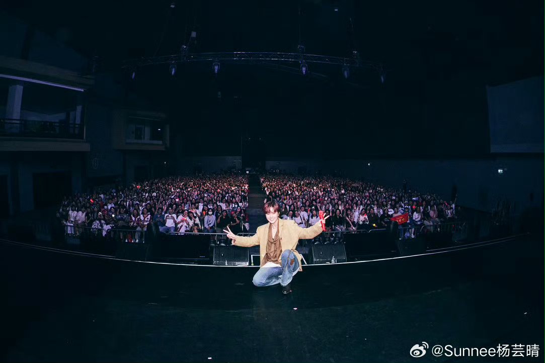 FcSunnee's tweet photo. 16082026 #sunneeweibo update

"ขอบคุณกรุงเทพค่า~
ขอบคุณไท่หยางซิง ☀️
Love you all 🤍🤍"

#Sunnee #ซันนี่เกวลิน #Sunnee杨芸晴
#sunneehomecomingbkk 

https://t.co/81h1sET7qb https://t.co/sZwHiQzLWM